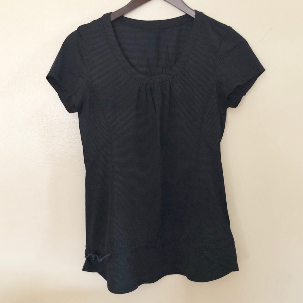 Lululemon workout top